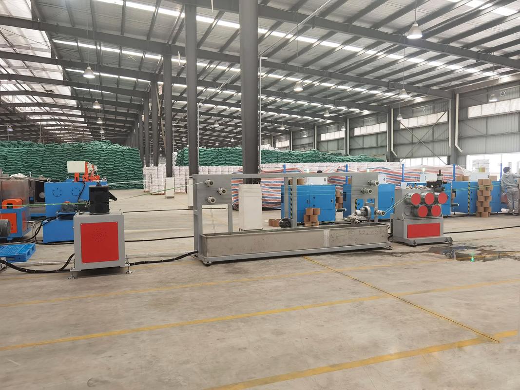 打包帶生產線廠家供貨天威機械廠:專業制造pet打包帶生產線.